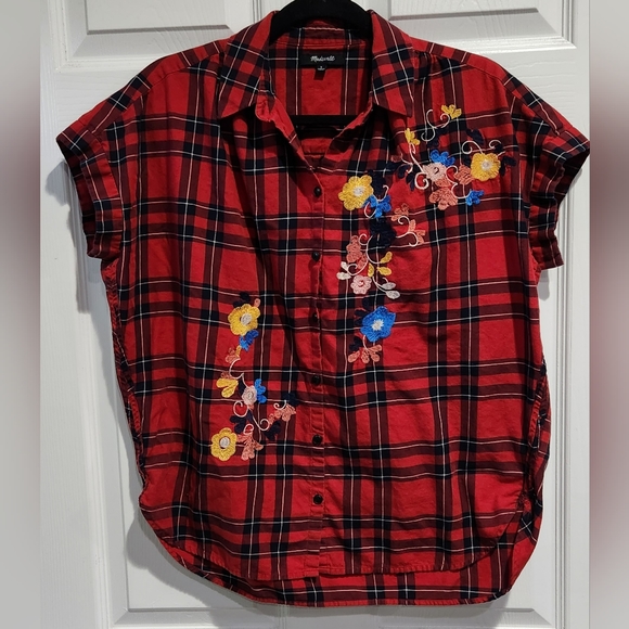 Madewell Tops - Madewell red black embroidered plaid button down shirt size Small